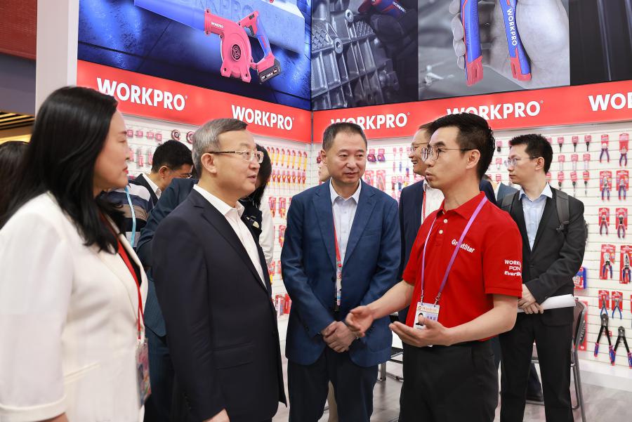 16975086239749453752.jpg 王部長(zhǎng)精修2.jpg