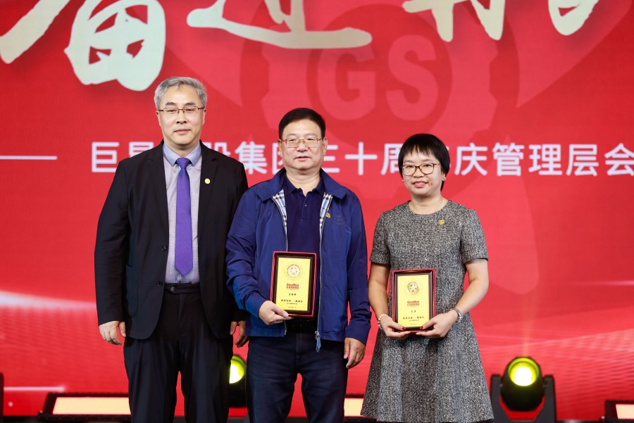 16995789012800958F76.jpg _19A3709.jpg